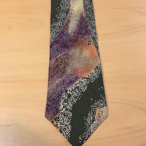 HALSTON III 100% ITALIAN SILK TIE DARK BROWN/CREME